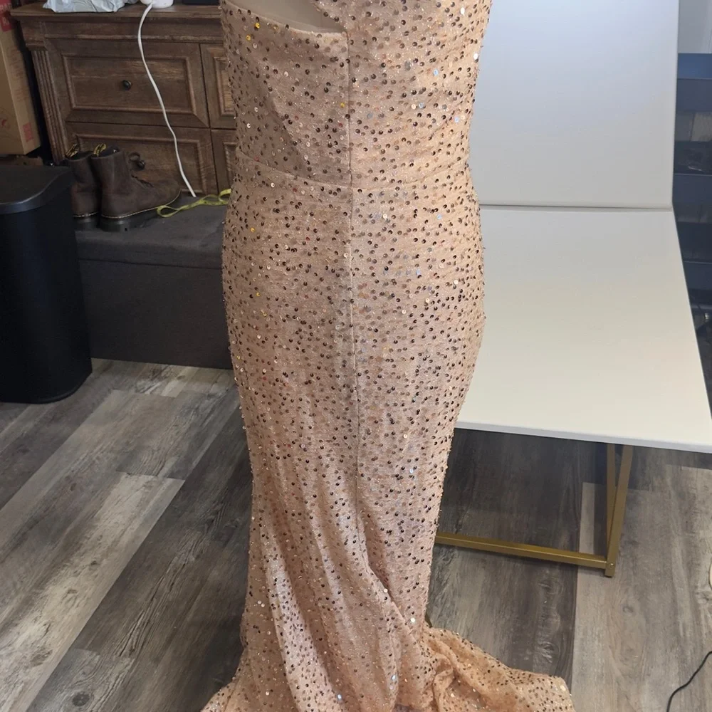 One-Shoulder Sequin Dress - Picture 6 of 9